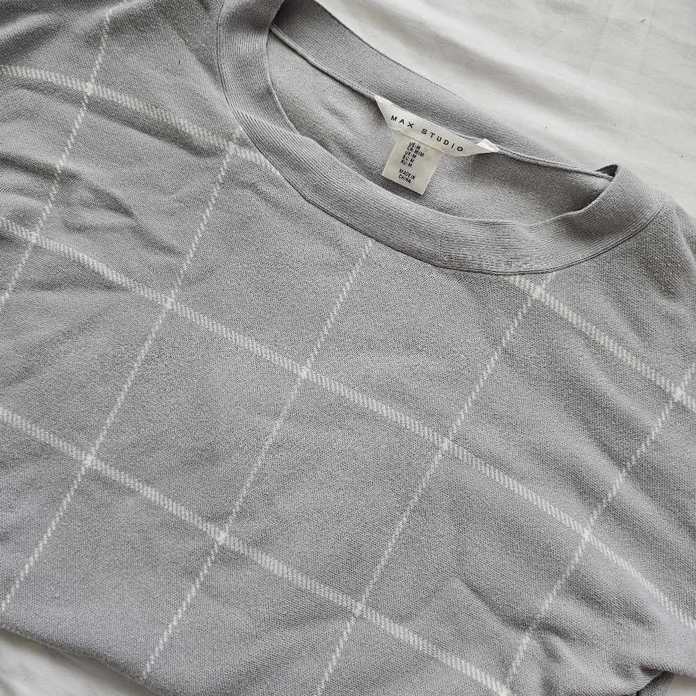 Max Studio Light Gray Plaid Knit Top